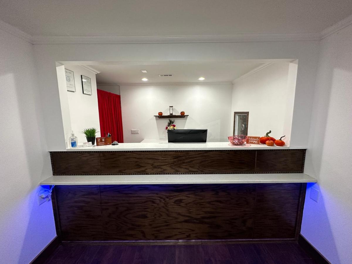 Razorback Inn Rogers Exteriör bild